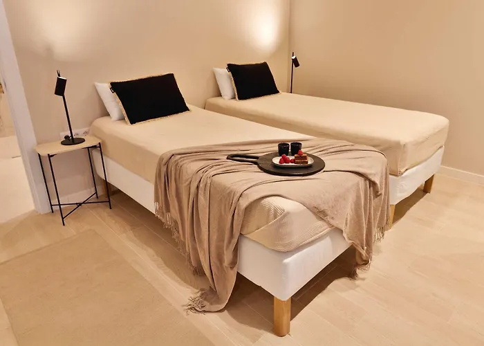 Saristays Lofts R شقة