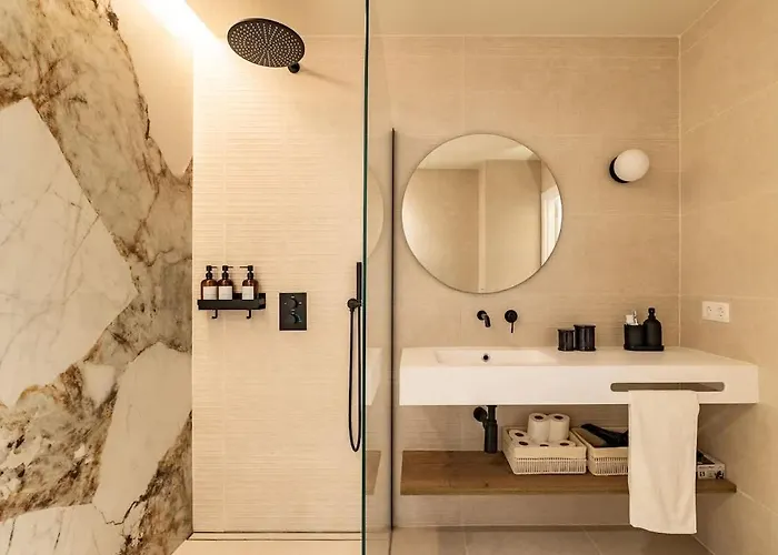 Saristays Lofts R شقة