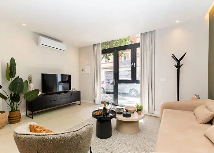 Saristays Lofts R شقة