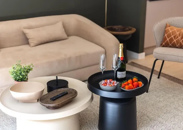 Saristays Lofts R شقة *